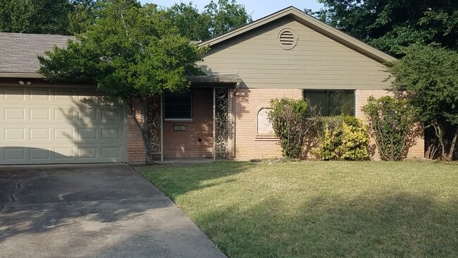 property at 2927 Lawrence St