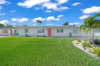 13232 SW 52nd Terrace in Miami, FL - Building Photo - Building Photo
