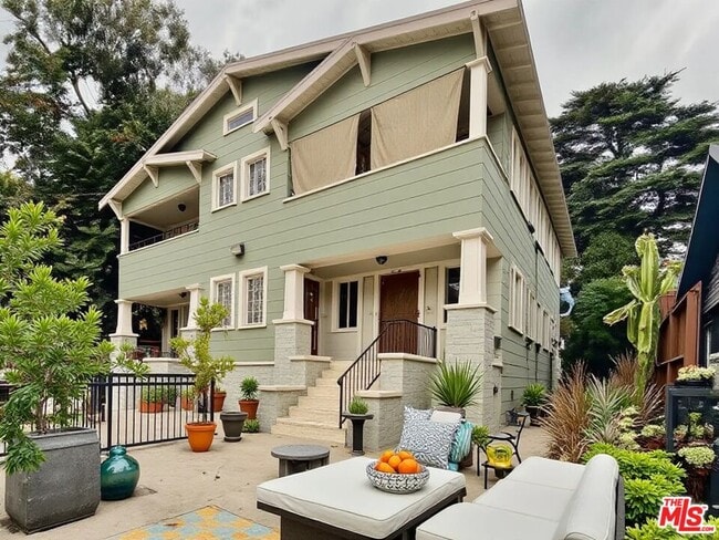 1110 Echo Park Ave in Los Angeles, CA - Building Photo - Building Photo