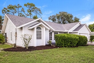 8785 Exeter St in Ft. Myers, FL - Building Photo - Building Photo