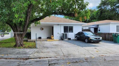 580 NW 58th St in Miami, FL - Building Photo - Building Photo