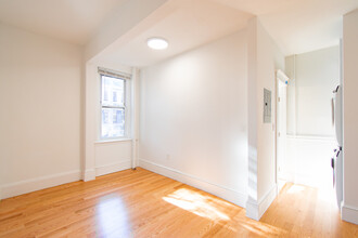 210 Hemenway St, Unit 15 in Boston, MA - Building Photo - Building Photo