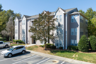 Abbington Place Apartments in Greensboro, NC - Building Photo - Building Photo