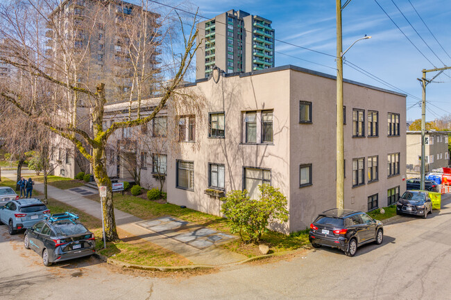 935 Jervis St in Vancouver, BC - Building Photo - Building Photo