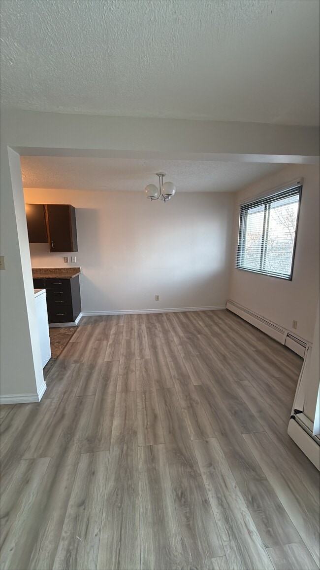 9208-9106 Avenue NW in Edmonton, AB - Building Photo - Building Photo