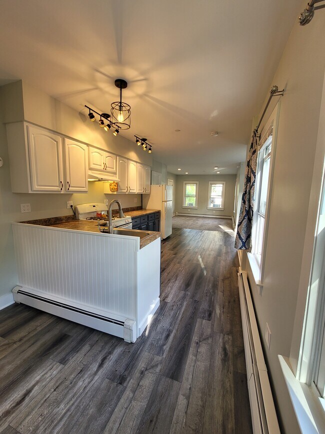 47 White St Rentals in Stratford, CT