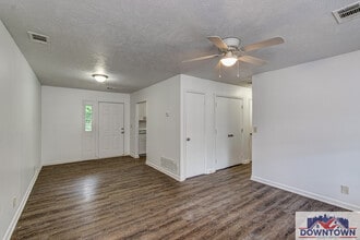 216 Patton Dr in Jackson, SC - Foto de edificio - Building Photo