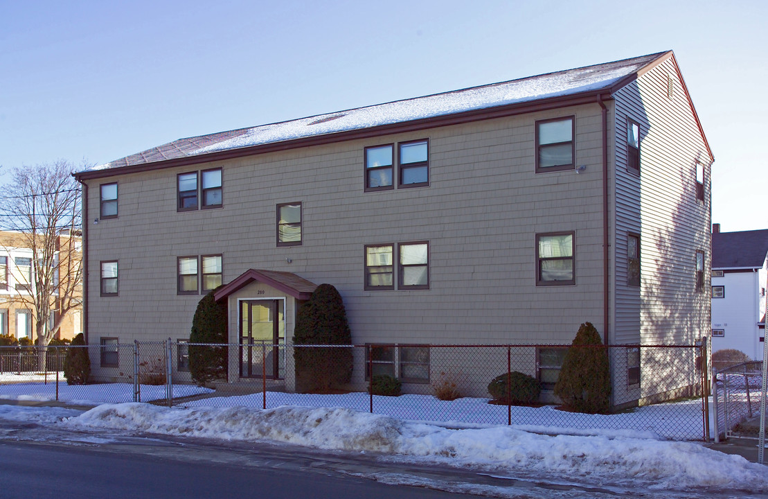 270-280 Dover St in Fall River, MA - Foto de edificio