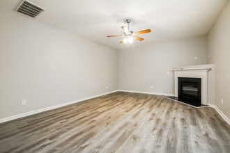 3728 Amistad Ln in Raleigh, NC - Foto de edificio - Building Photo