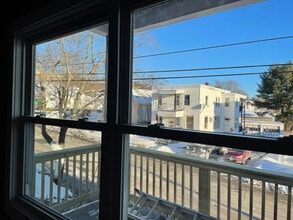 160 Webber Ave, Unit 4 in Lewiston, ME - Foto de edificio - Building Photo