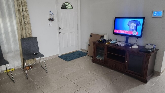 2289 SE Seamist St in Port St. Lucie, FL - Building Photo - Building Photo