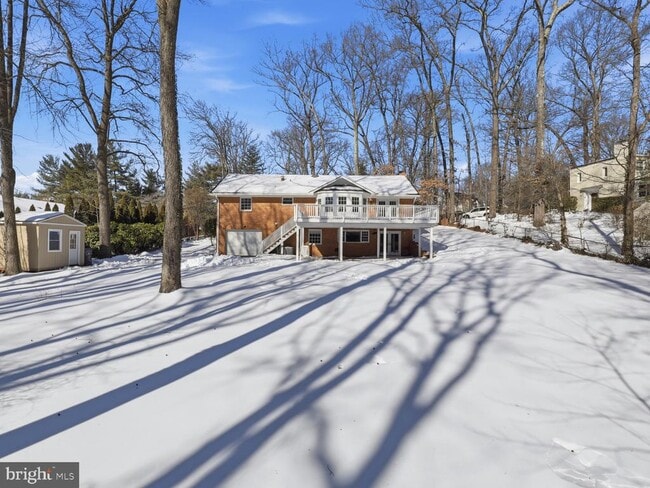 property at 3033 Sylvan Dr