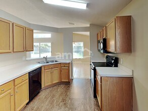 10523 Egret Haven Ln in Riverview, FL - Building Photo - Building Photo