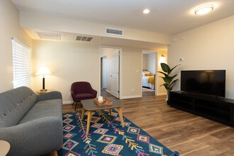 Union On Bellevue in Tucson, AZ - Building Photo - Interior Photo