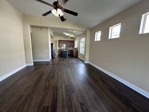 2211 Pine Oaks Tr in Kissimmee, FL - Building Photo - Building Photo