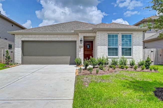 property at 8022 Pinebrook Arbor Ct