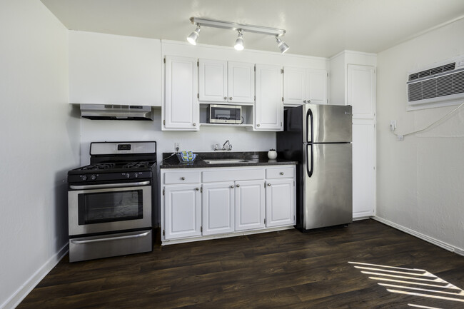 Academy Lane Apartment Homes in Davis, CA - Foto de edificio - Interior Photo
