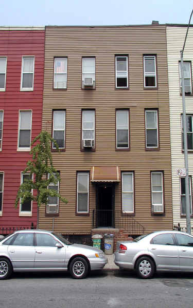 213 India St in Brooklyn, NY - Building Photo