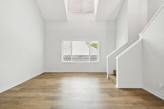 129 S Olive St in Anaheim, CA - Building Photo - Building Photo