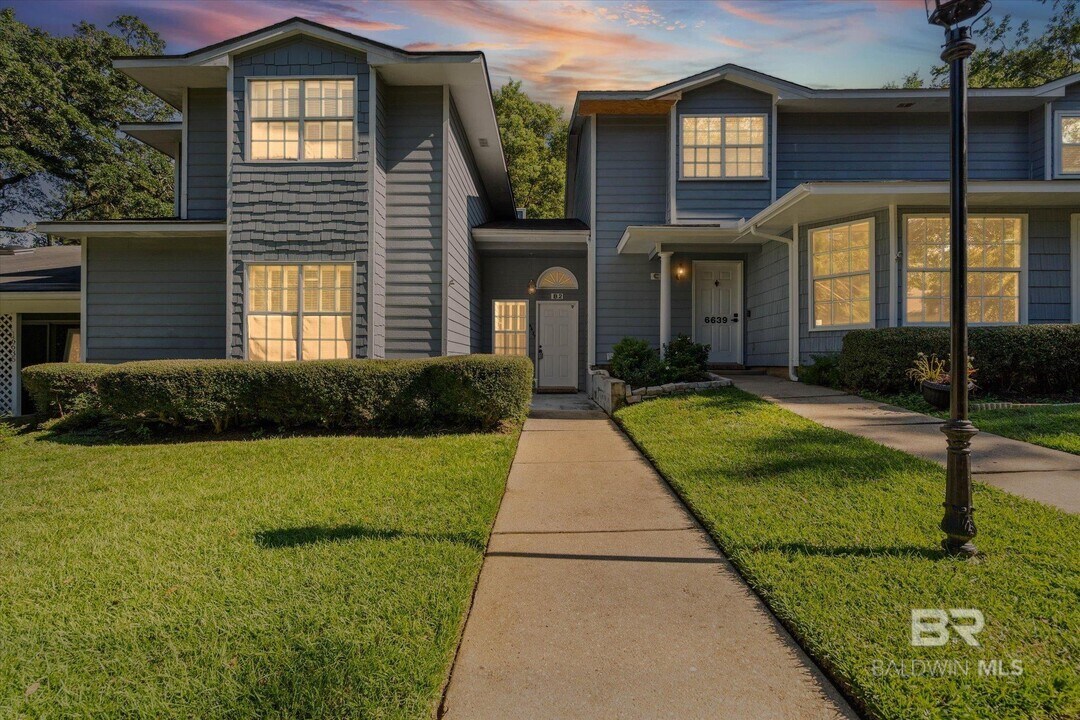 6637 Jackson Square in Daphne, AL - Foto de edificio