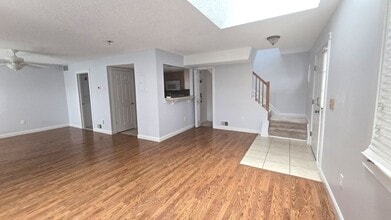 90 Northrup Dr in Brick, NJ - Foto de edificio - Building Photo