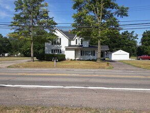 3329 Sashabaw Rd, Unit #1 in Waterford Township, MI - Foto de edificio - Building Photo