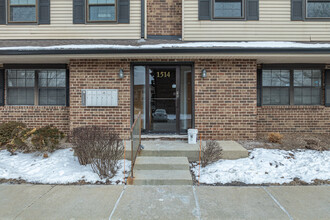 Jefferson West Condominiums in Naperville, IL - Building Photo - Building Photo