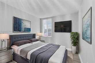 1885 W 56th St in Hialeah, FL - Building Photo - Building Photo