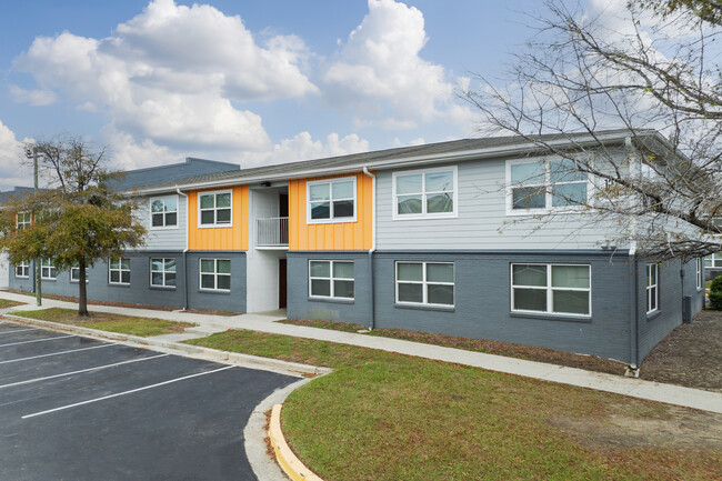 Bridgeview Village in Charleston, SC - Building Photo - Building Photo