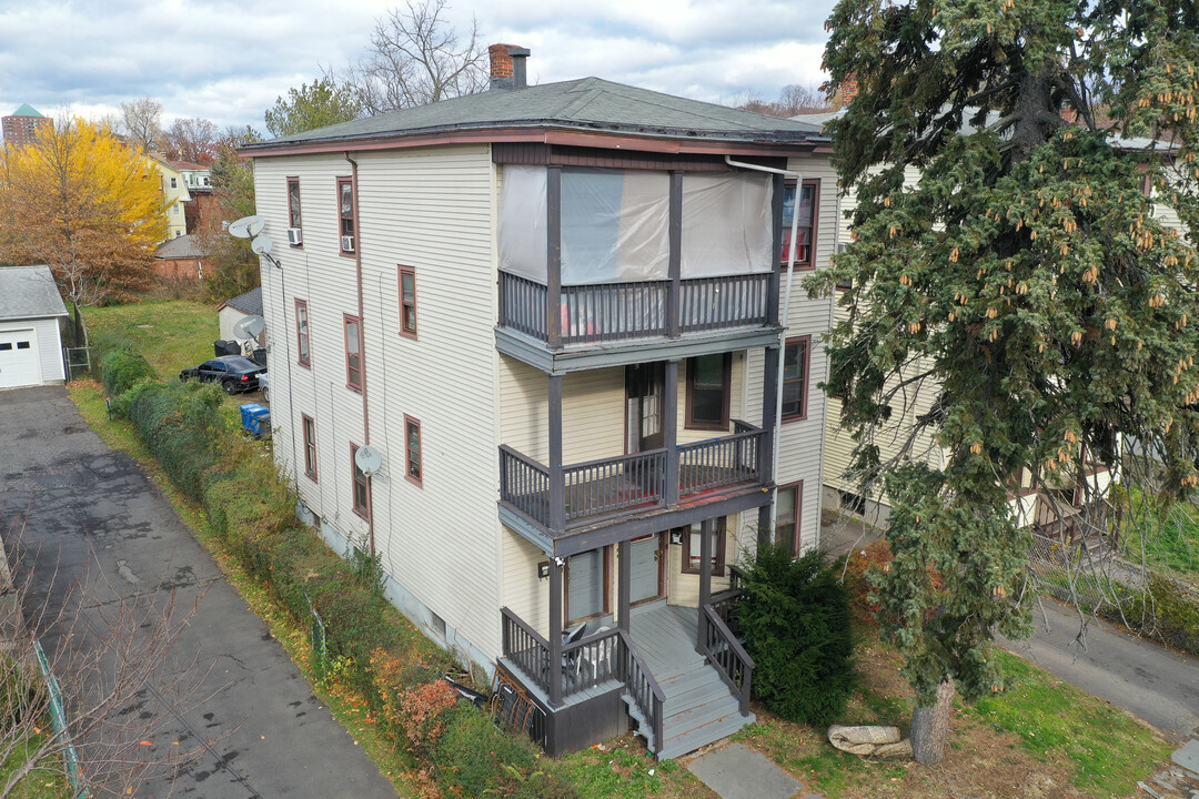 54 Harbison Ave in Hartford, CT - Building Photo