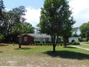 611 Calhoun Rd in Myrtle Beach, SC - Building Photo - Building Photo