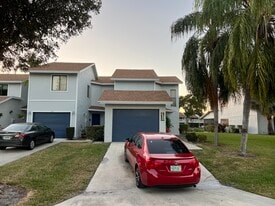 1581 Woodbridge Lakes Cir in West Palm Beach, FL - Building Photo