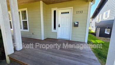 1733 N Wycoff Ave in Bremerton, WA - Building Photo - Building Photo