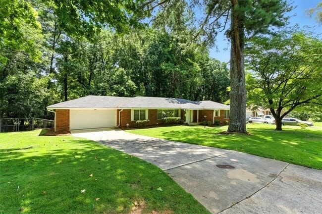 property at 893 Woodmere Dr NW