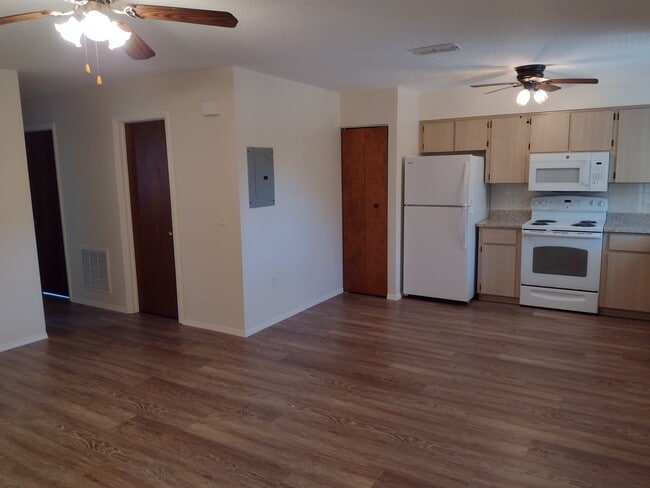 7420 Pond Cir, Unit 7420
