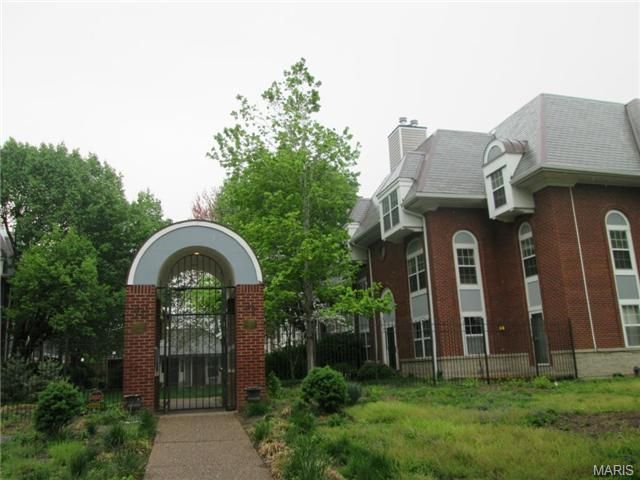 4225 W Pine Blvd in St. Louis, MO - Building Photo