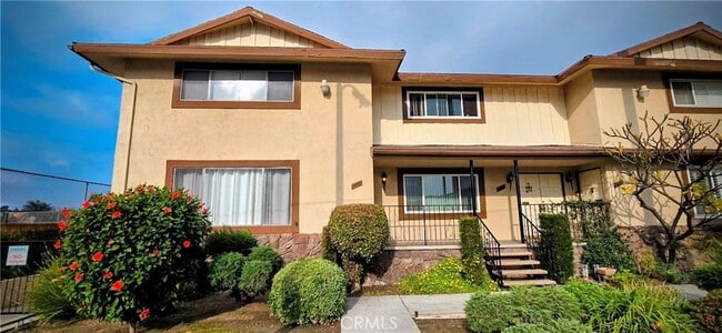 10353 Downey Ave in Downey, CA - Building Photo - Building Photo