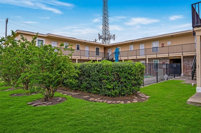 property at 107 E Willowick Ave