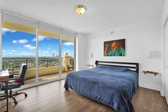3232 SW 22nd Terrace in Miami, FL - Building Photo - Building Photo
