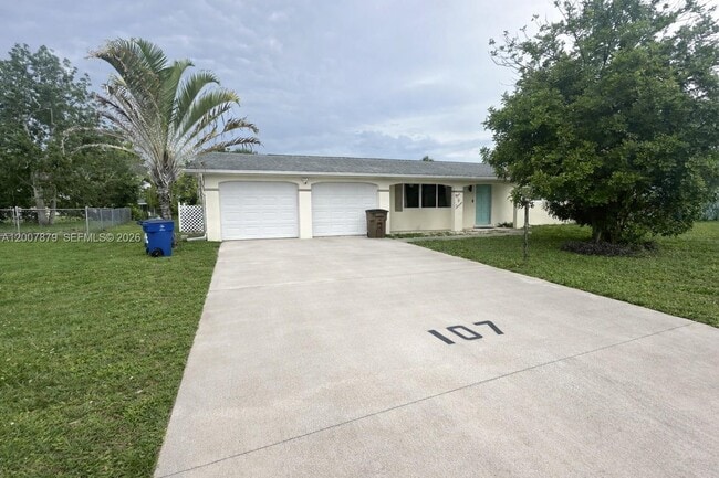107 W Lake Dr