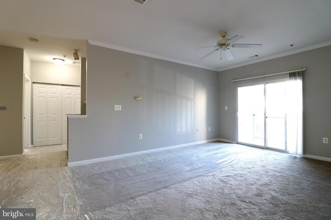 5117 Travis Edward Way, Unit 5117E in Centreville, VA - Building Photo - Building Photo