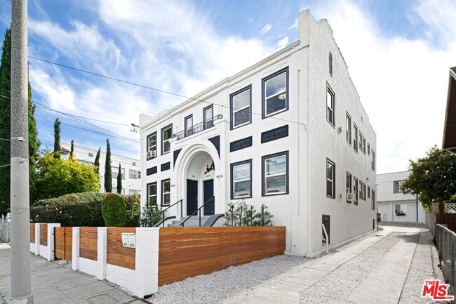 property at 1928 1/2 Santa Ynez St