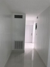 234 Antiquera Ave in Coral Gables, FL - Foto de edificio - Building Photo