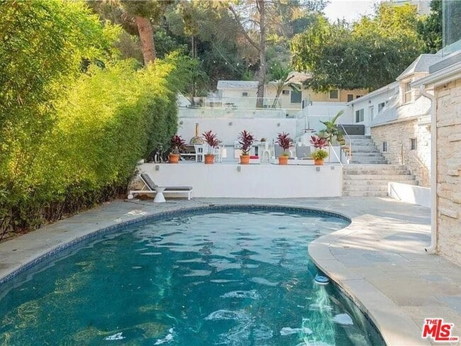 2633 N Commonwealth Ave in Los Angeles, CA - Building Photo - Building Photo