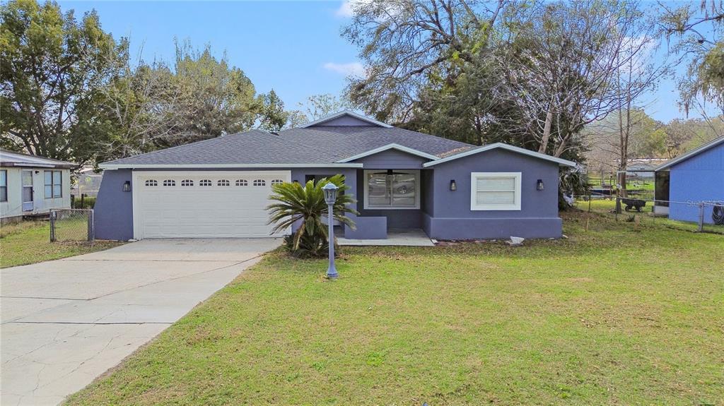 11626 E Laurel Ct in Floral City, FL - Building Photo