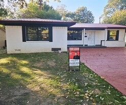 10033 Goodyear Dr in Dallas, TX - Building Photo