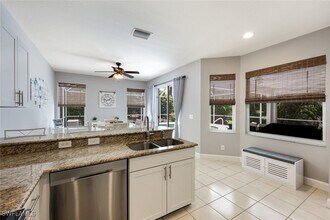 697 Crossfield Cir in Naples, FL - Foto de edificio - Building Photo