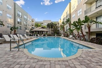 Mosaic Westshore in Tampa, FL - Foto de edificio - Building Photo