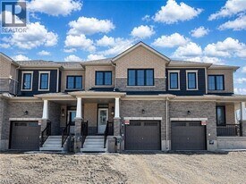 395 Starlight Ave in Breslau, ON - Building Photo
