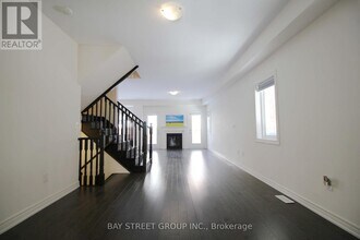 3903 Tufgar Cres in Burlington, ON - Building Photo - Building Photo